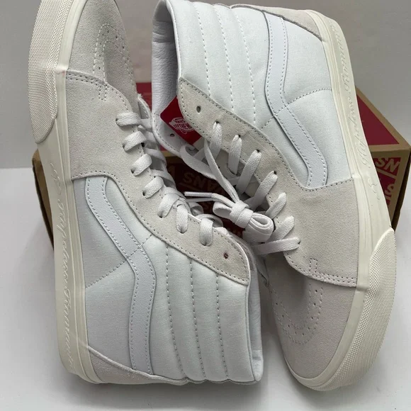 Vans Men’s Sk8-Hi
Secret Lover True White
VN000BW7W00 Sneakers - Picture 9 of 16